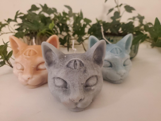 All Seeing Cat Head Candle