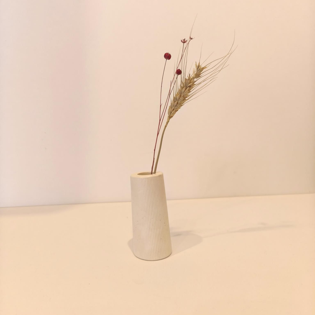 &quot;Solune&quot; Mini vase artisanal en gypse avec fleurs séchées – déco minimaliste   