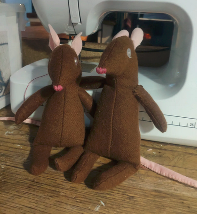 petites souris en laine et feutrine