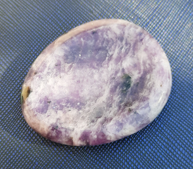 Galet anti-stress 45-50mm Lepidolite A