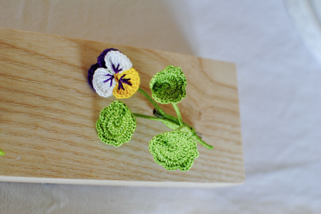 Broche &quot;Pensée&quot;