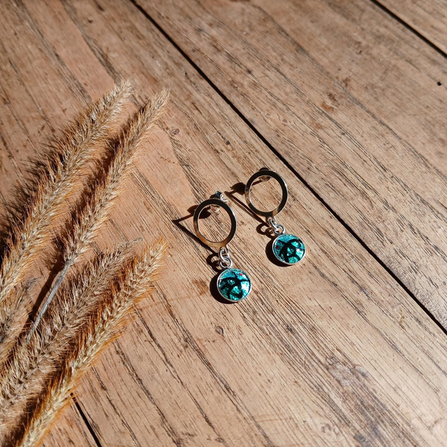 Puces d'oreilles pendantes "Cerclages d'Argent" en émail