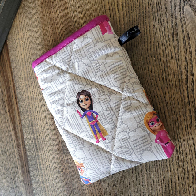 Pochette pour livre Poche : Superhéroines