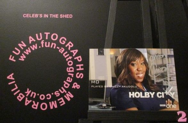 Chizzy Akudolu (Mo) Authentic Autographed Holby City 6x4 Cast Card (2)