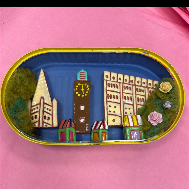 Norwich tin ornament, boterbloem studio 