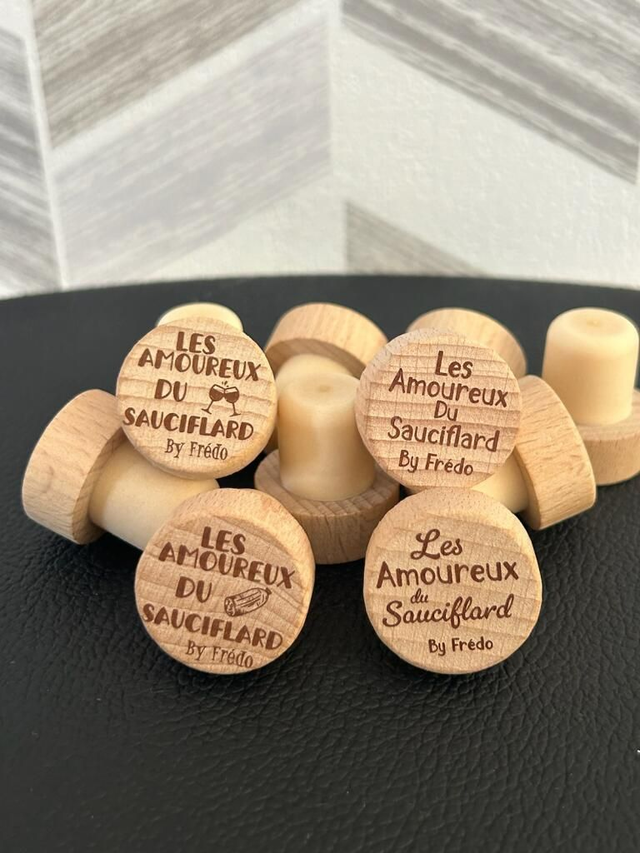 Bouchons en bois "Les Amoureux du Sauciflard by Frédo "