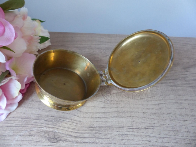 Ramasse-Miettes Vintage en Laiton Gravé – Majordome Silencieux des Années 1960, Artisanat Indien Élégant, Objet Décoration Table