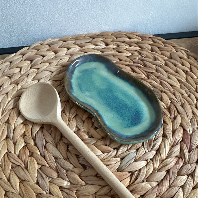 Repose cuillère organique vert-greige