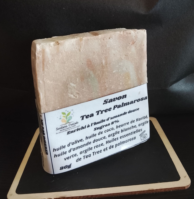 🌿 Savon Tea Tree Palmarosa – 80 g  Enrichi à l’huile d’amande douce – Surgraissé 8% Fabrication artisanale – Saponification à froid