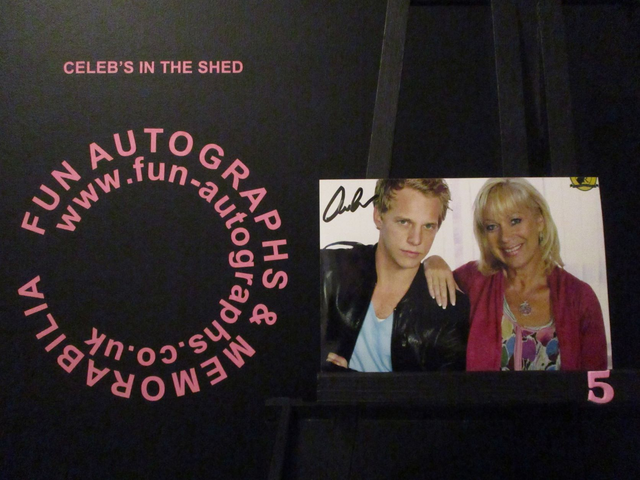 Chris Geere Authentic Autographed 6x4 Gloss Photograph (5)