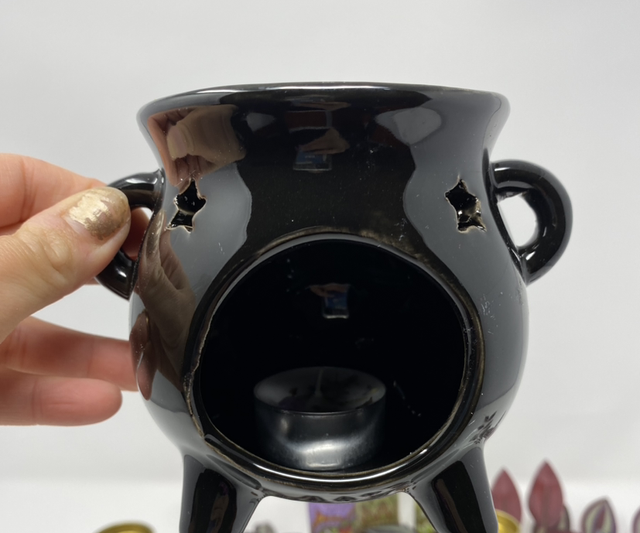 Black Cauldron Oil Burner