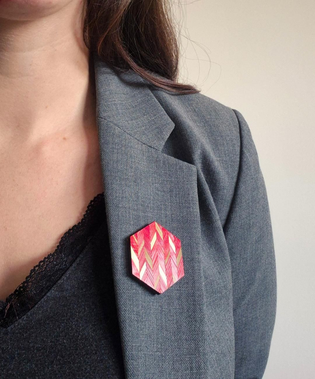 🔶 Broche Signature • Hexa Rouge 
