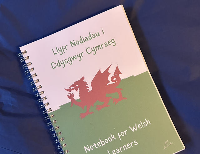 Llyfr Nodiadau i Ddysgwyr Cymraeg