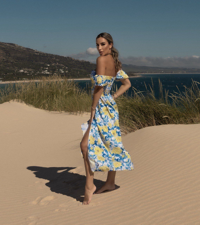 Dress flowers with a slit