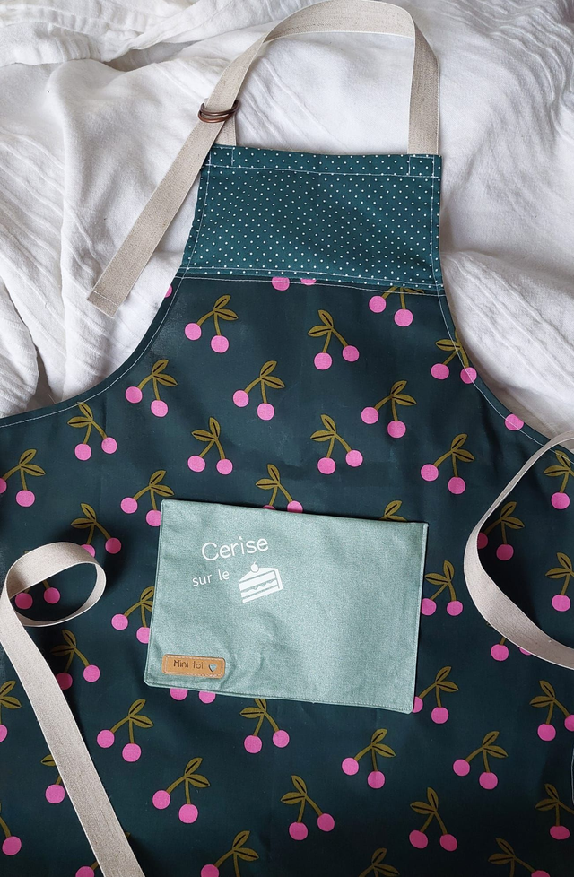 Tablier enfant &quot;cerise sur le gâteau&quot;