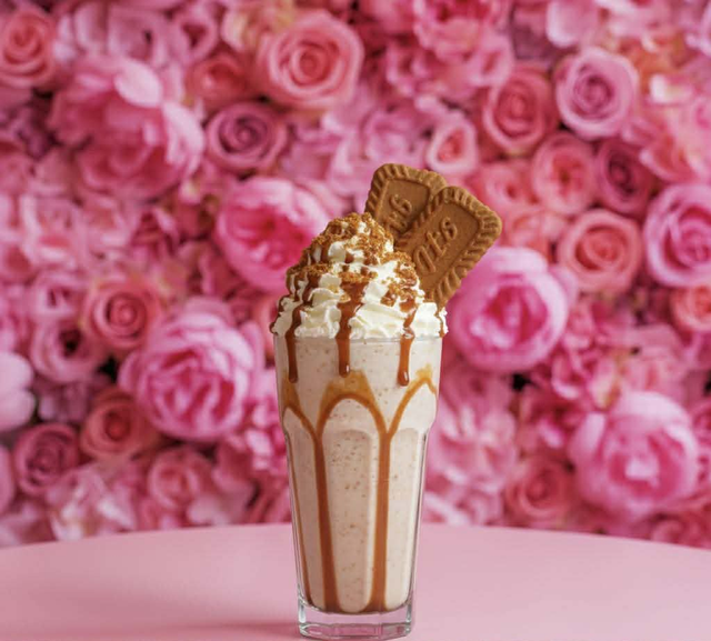 Lotus + Caramel Frappe 