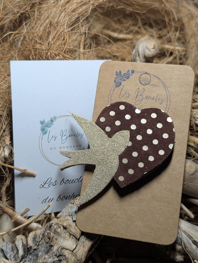 Broche aimanté coeur hirondelle marron glacé à pois 