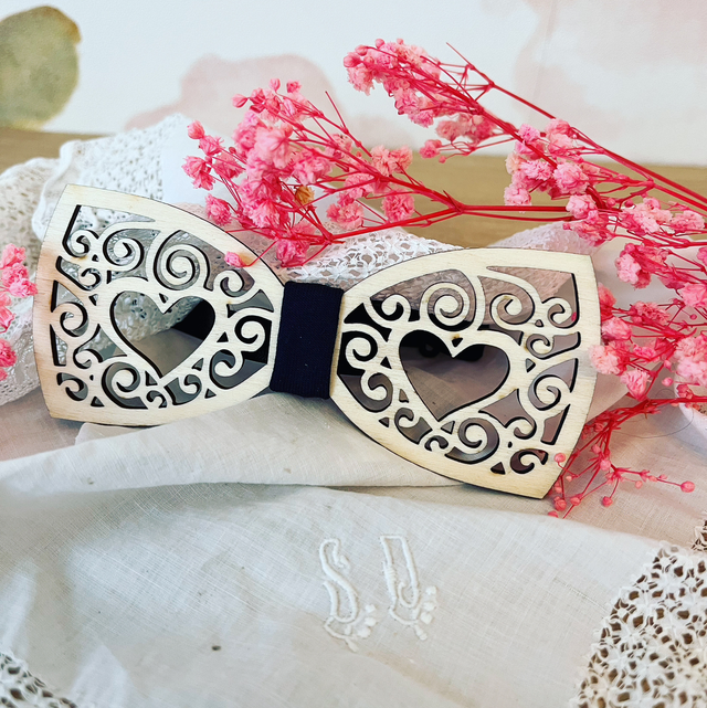 Noeud papillon en bois