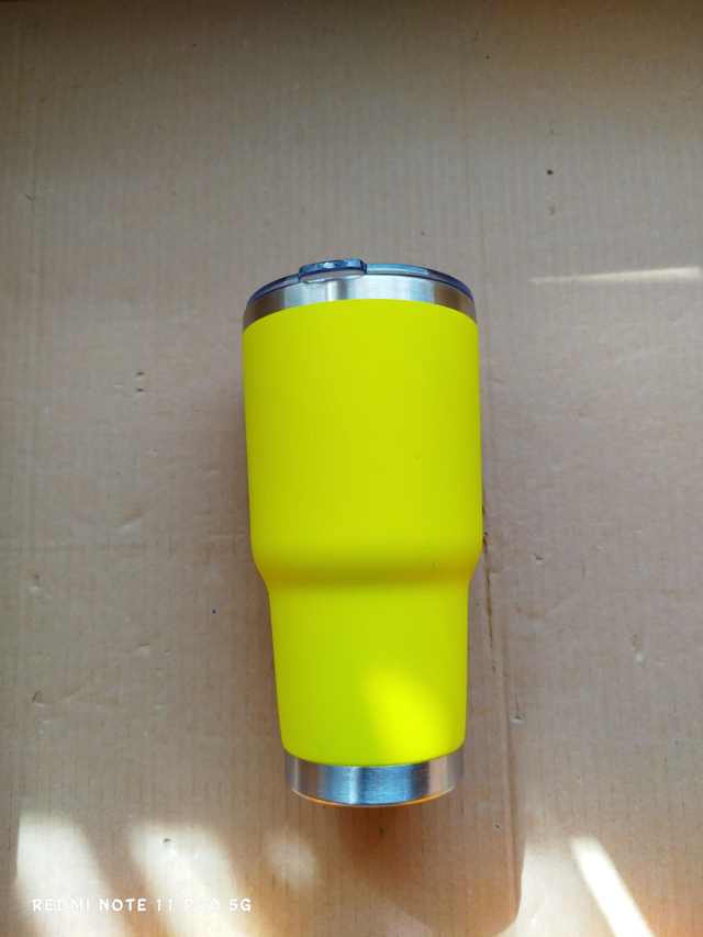 Mug Isotherme 900 ml – Acier Inoxydable - Jaune