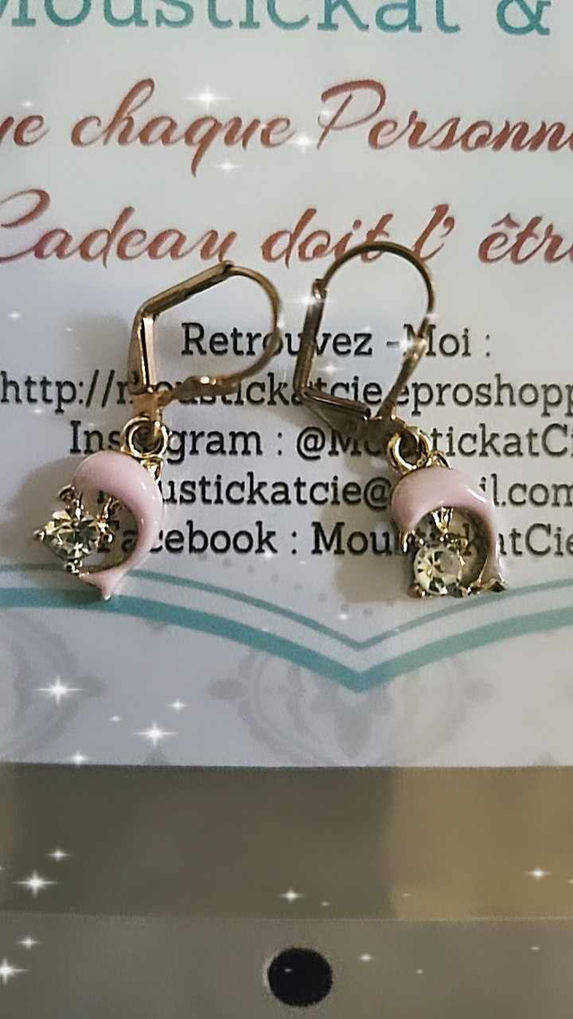 Boucles d'oreilles en nacre " petit dauphin "