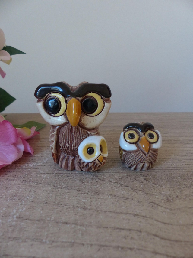 Figurines artisanales famille de chouettes en céramique sculptées main – Décoration originale en argile avec grands yeux expressifs