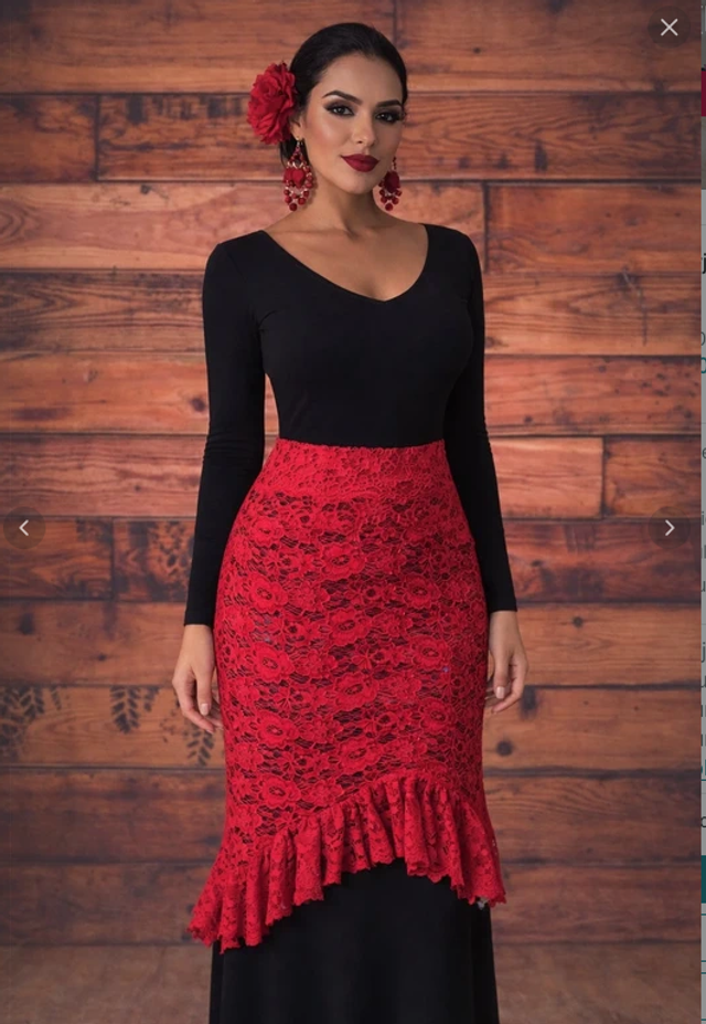 476 Taille M Surjupe dentelle extensible coupe cathedrale 