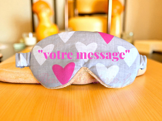 Masque gris avec coeur et tissu peluche beige