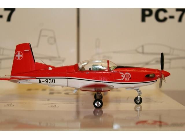 PC-7 Swiss Air Force &quot;PC-7 Team 30 Jahre Livery&quot; (A-930), 1:72, ACE