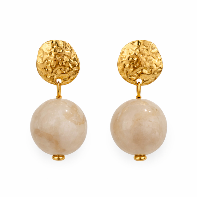 Pendientes acero dorado esfera beige tostada