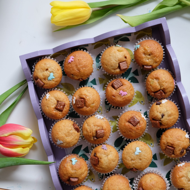 Mini banana chocolate cupcake