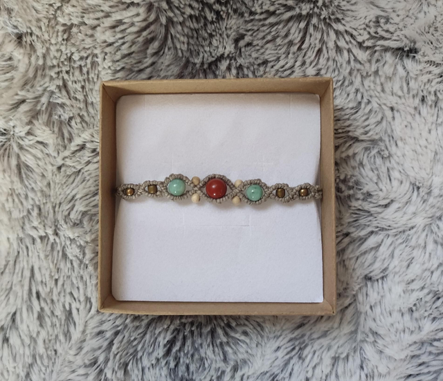 Bracelet gris avec amazonite et jaspe rouge