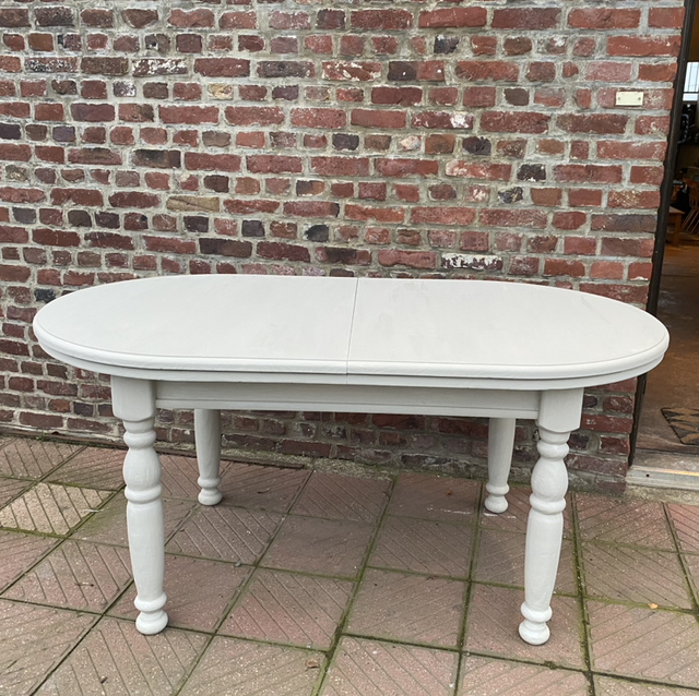 Table ovale argile