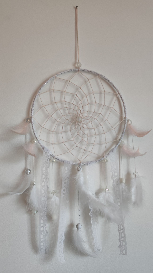 Attrape-rêves blanc : purification, équilibre, organisation, unité