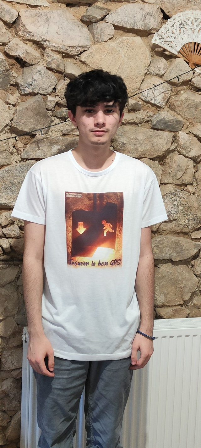 Tee shirt GPS - Print by Henry