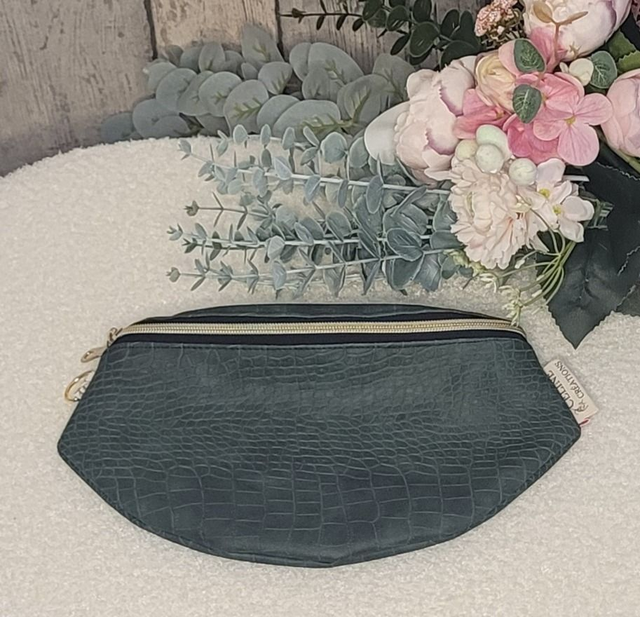 Sac banane simili cuir python vert anglais