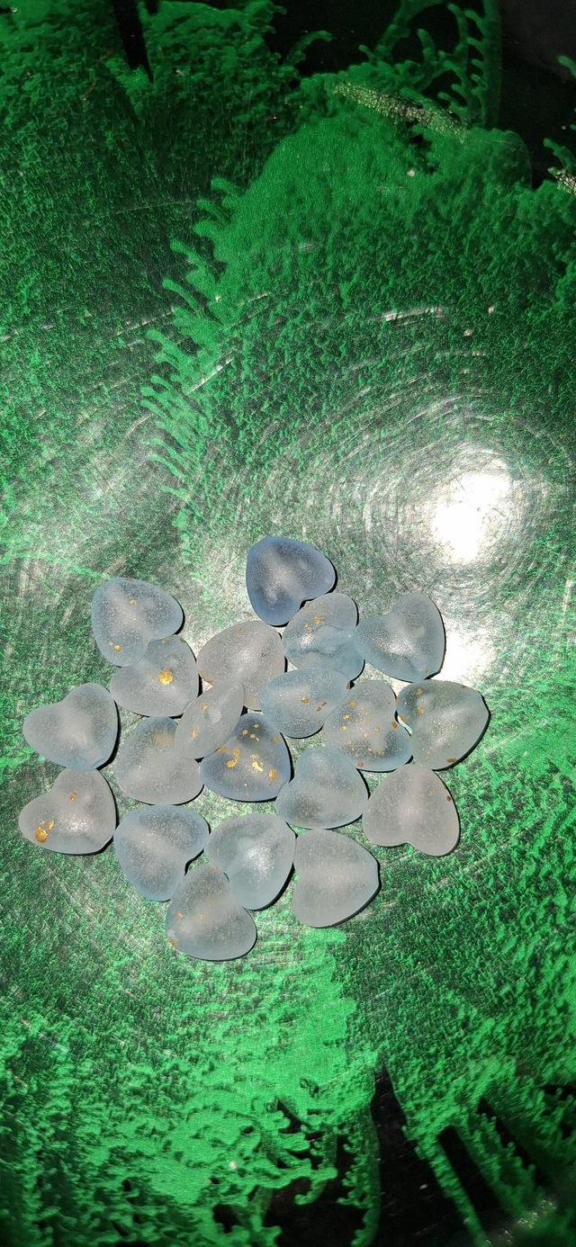 Acrylic hearts light blue 