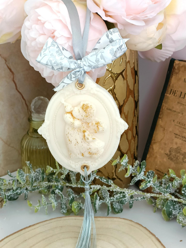 Suspension parfumée "Bonne fête Mamie" Fleurs blanches