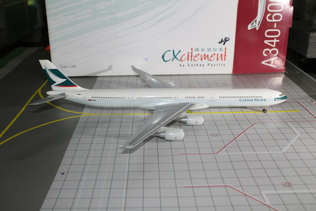 Cathay Pacific A340-600 (B-HQB), 1:200 Herpa