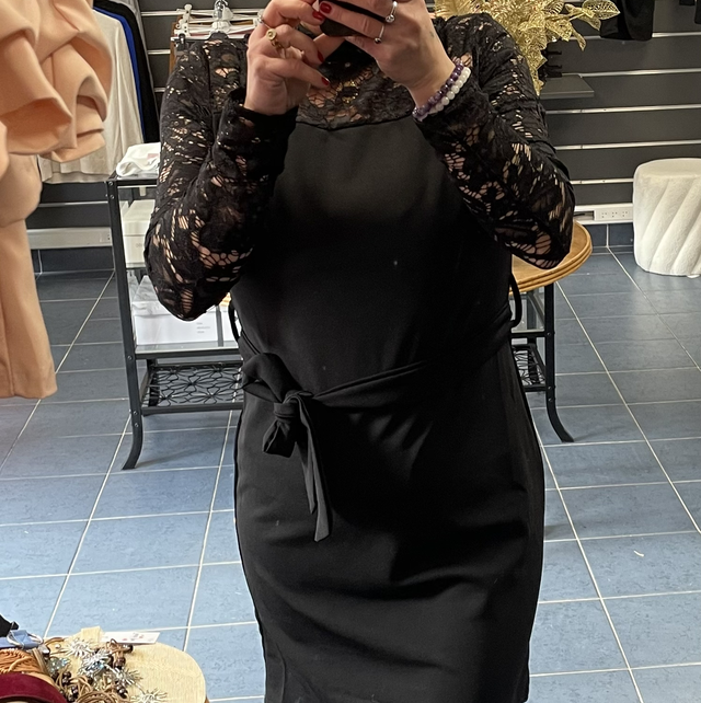 Robe manche dentelle 