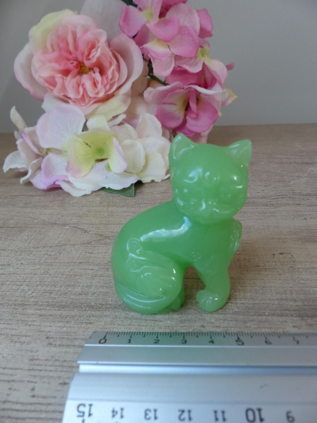 Figurine Chat Dynastie Ch'ing en Verre de Jade – Franklin Mint, 1986