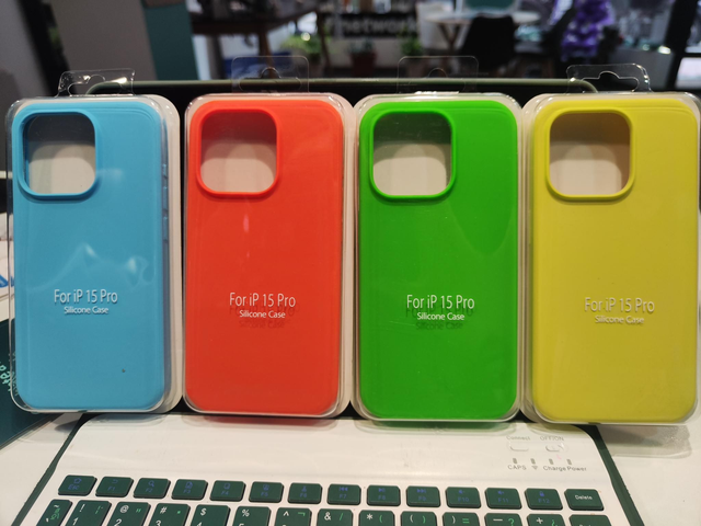 Funda iPhone 11  silicona suave bordes reforzados