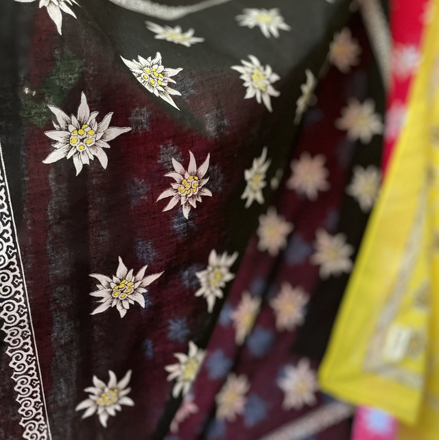 Foulard noir edelweiss 53cm