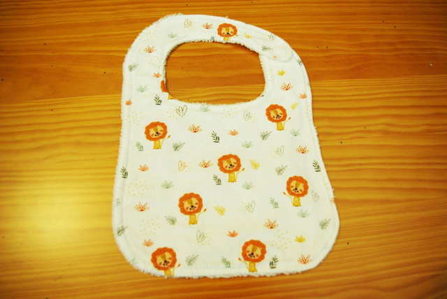 100.10/.11-Bavoir naissance L17xH25 cm