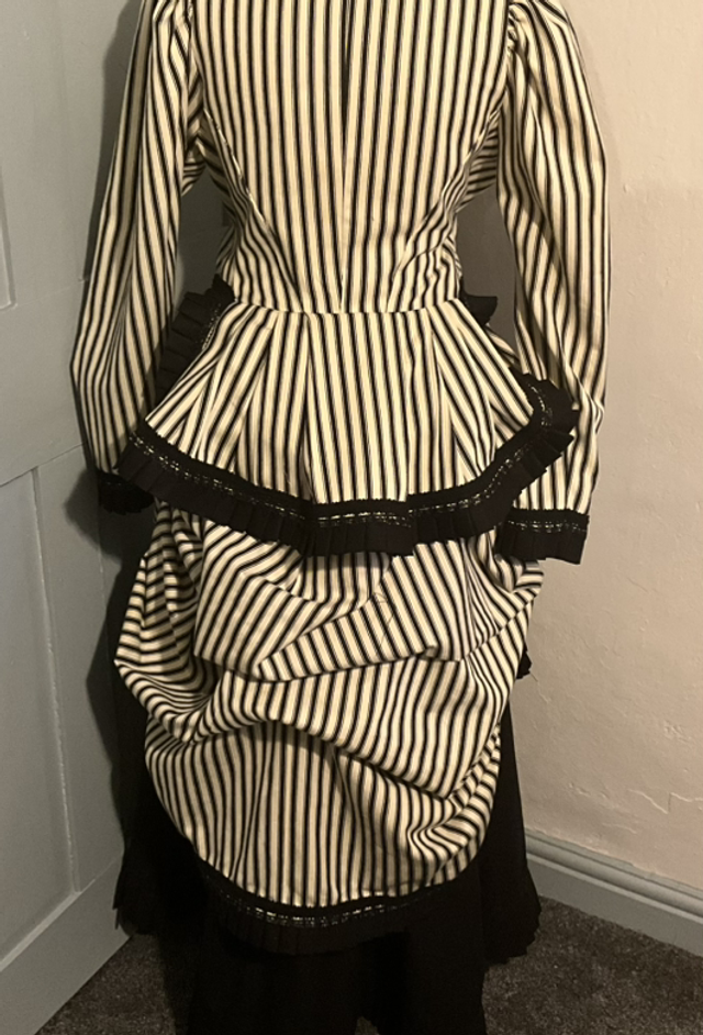 3 Piece Bustle Ensemble 014