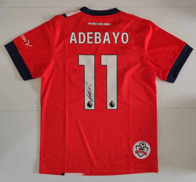 Gesigneerd Adebayo luton town shirt.