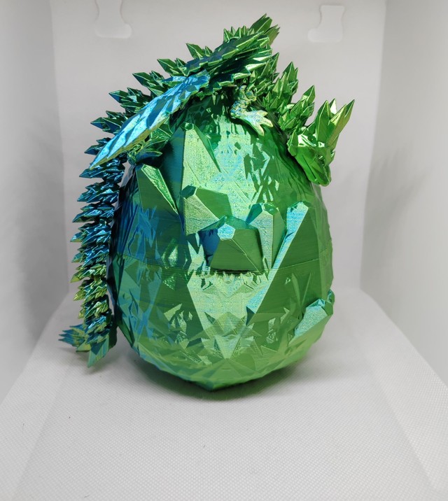 Oeuf de dragon cristal avec ailes 