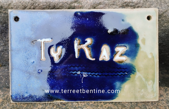 PLAQUE de Maison en grès: Typo "blanche" - Sur COMMANDE -