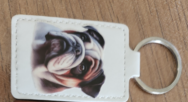 Porte-clés chien en similicuir  &quot;Bulldog anglais &quot;  A