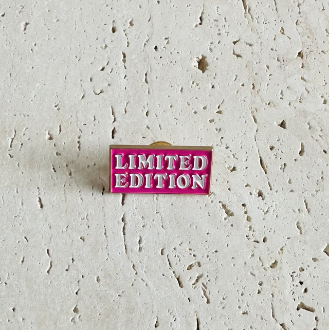 Broche limited edition 