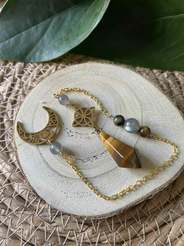 Pendules divinatoires